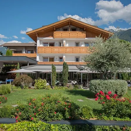 Hotel Eichenhof Tirolo